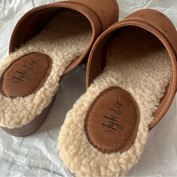 Style & Co Womens Dakotaa Slip-On Tan Suede Clogs 5M Buckle Cozy Winter Casual - Picture 8 of 16